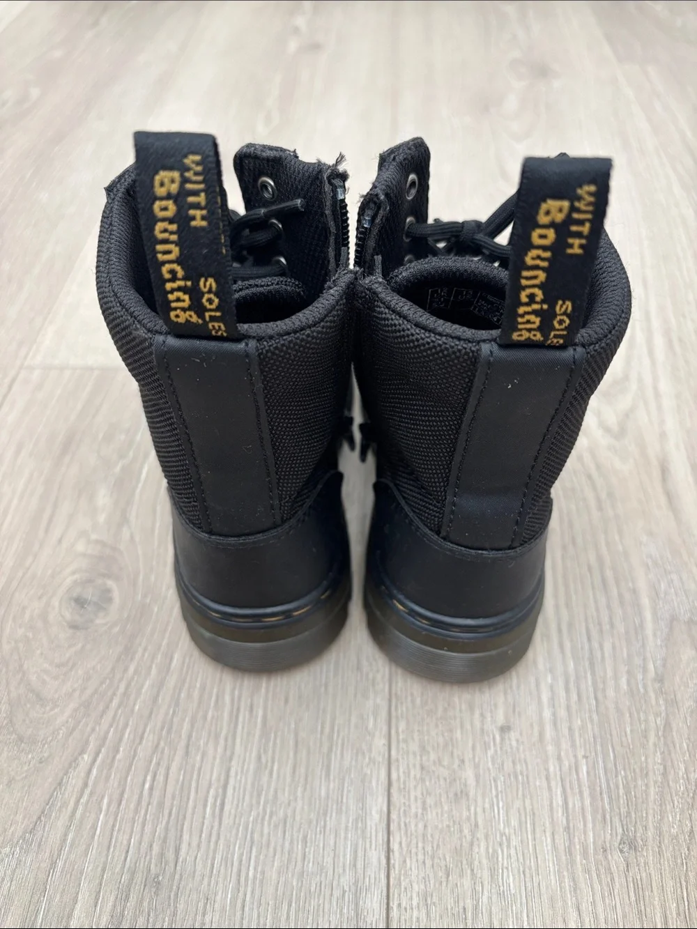 Dr. Marten Combs Boot 13Y